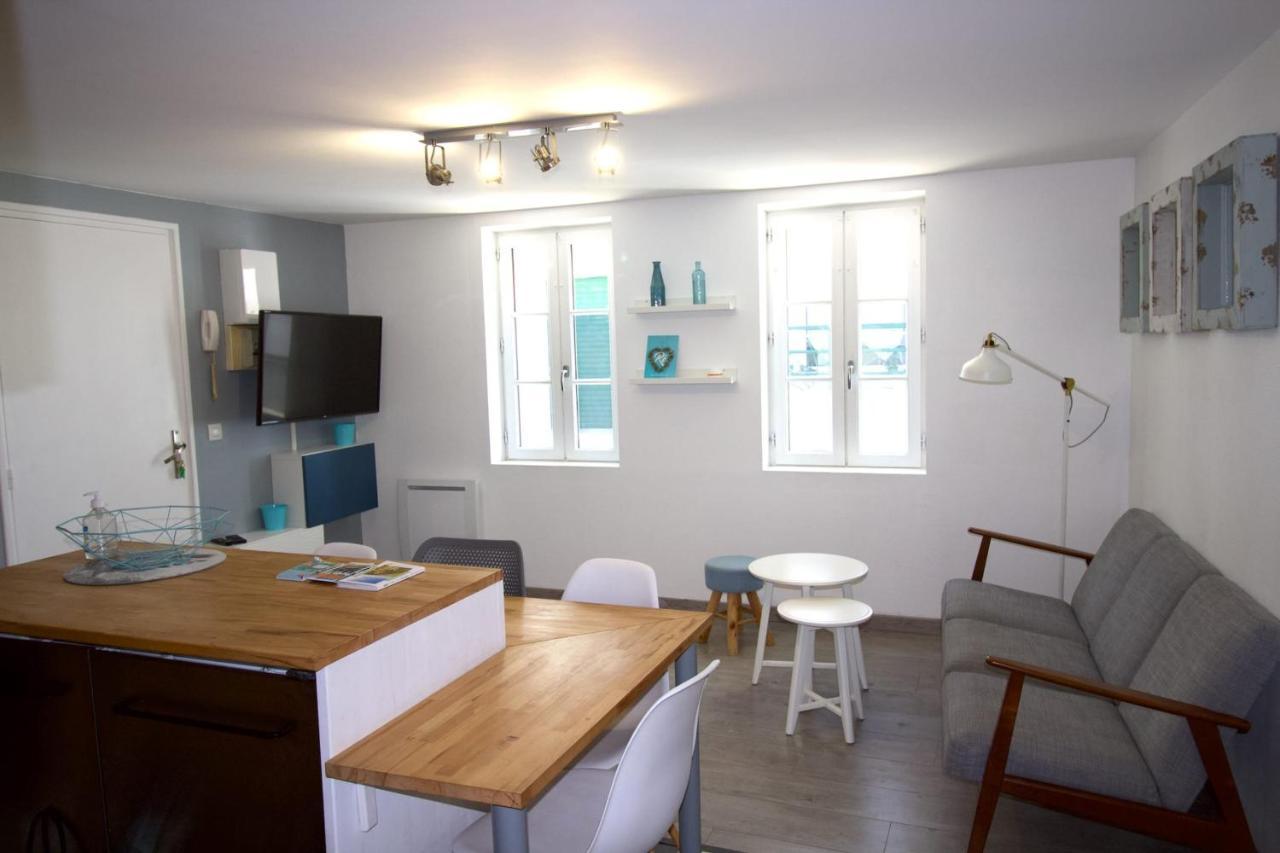 Cosy Apartment In The Center Of La Flotte Extérieur photo