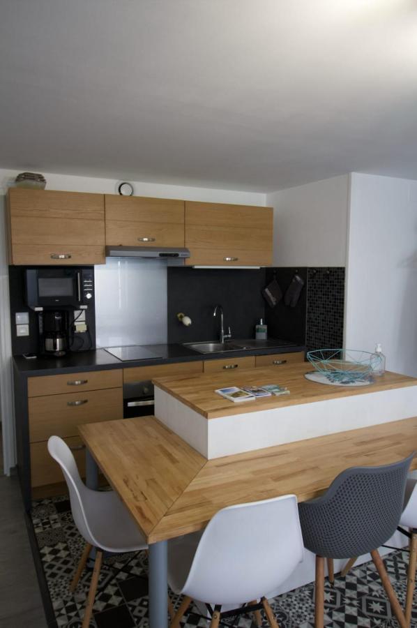 Cosy Apartment In The Center Of La Flotte Extérieur photo